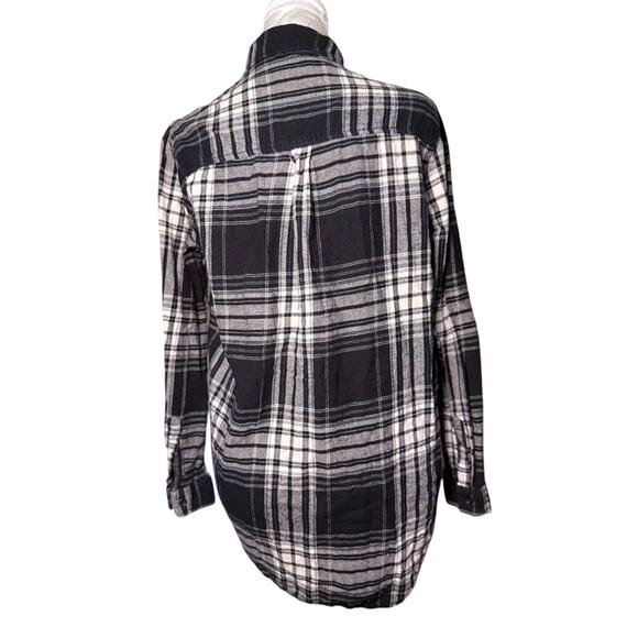 Beach lunch lounge button up flannel - Picture 2 of 3